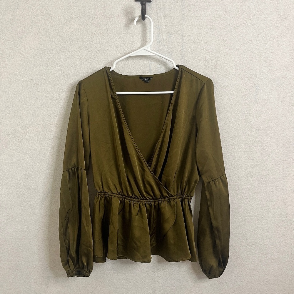 Guess Olive Satin Surplice Peplum Blouse Small Balloon Sleeve Top